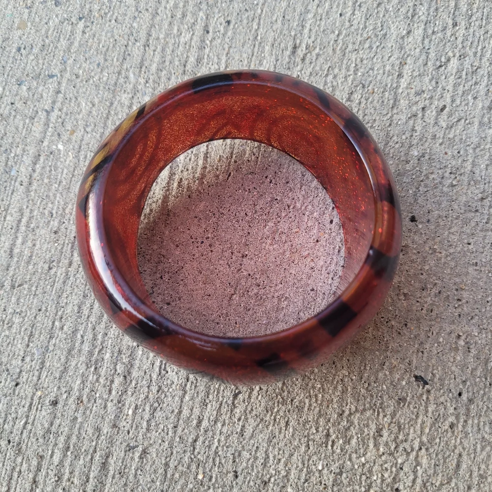 VINTAGE 90's Chunky Lucite Bangle Bracelet - Picture 2 of 5